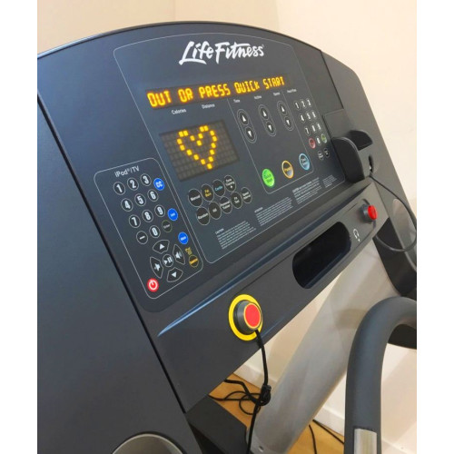 Беговая дорожка  Life Fitness 95TI (Б/У) - фото №5